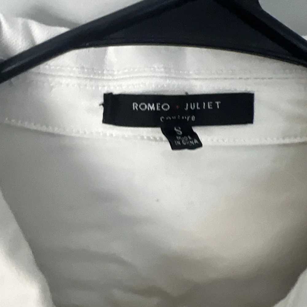 Romeo And Juliet White Denim Embroidered Jacket Size A - Picture 2 of 5